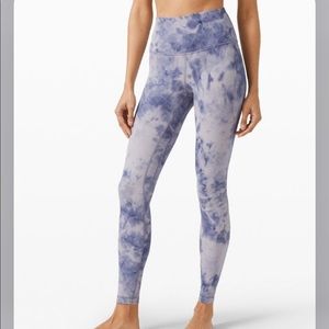 Lululemon Diamond Die Align 25in in size 6